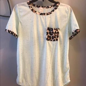 Mint leopard pocket tee